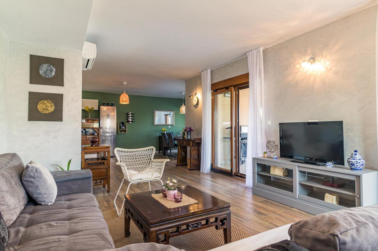 Lovely Istrian Apartment With A Private Swimming Pool And A Charming Garden บานโจเล ภายนอก รูปภาพ