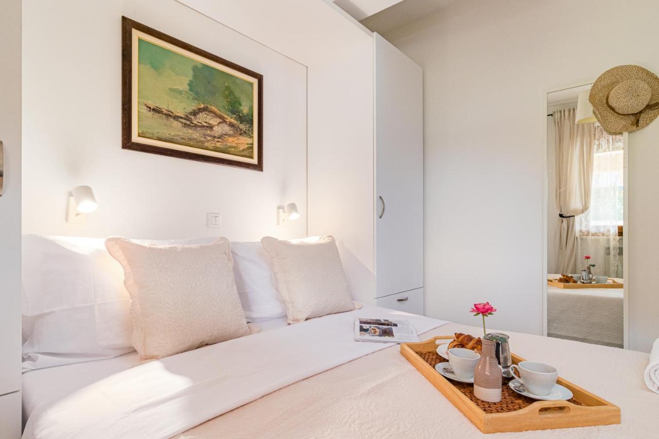 Lovely Istrian Apartment With A Private Swimming Pool And A Charming Garden บานโจเล ภายนอก รูปภาพ
