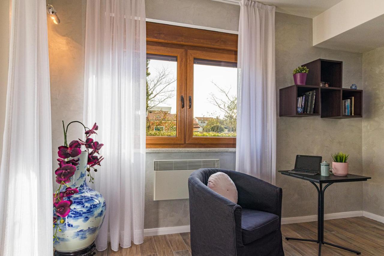 Lovely Istrian Apartment With A Private Swimming Pool And A Charming Garden บานโจเล ภายนอก รูปภาพ