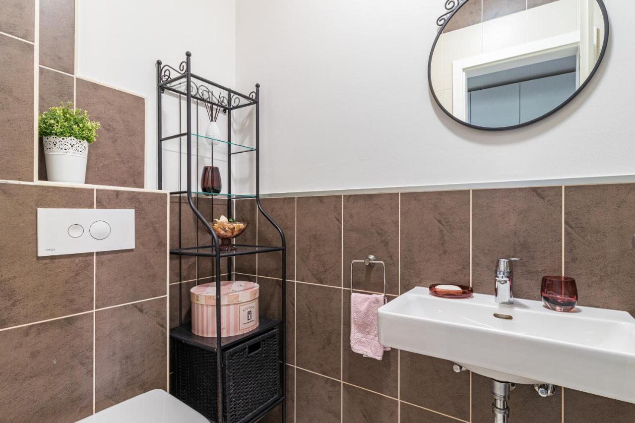 Lovely Istrian Apartment With A Private Swimming Pool And A Charming Garden บานโจเล ภายนอก รูปภาพ