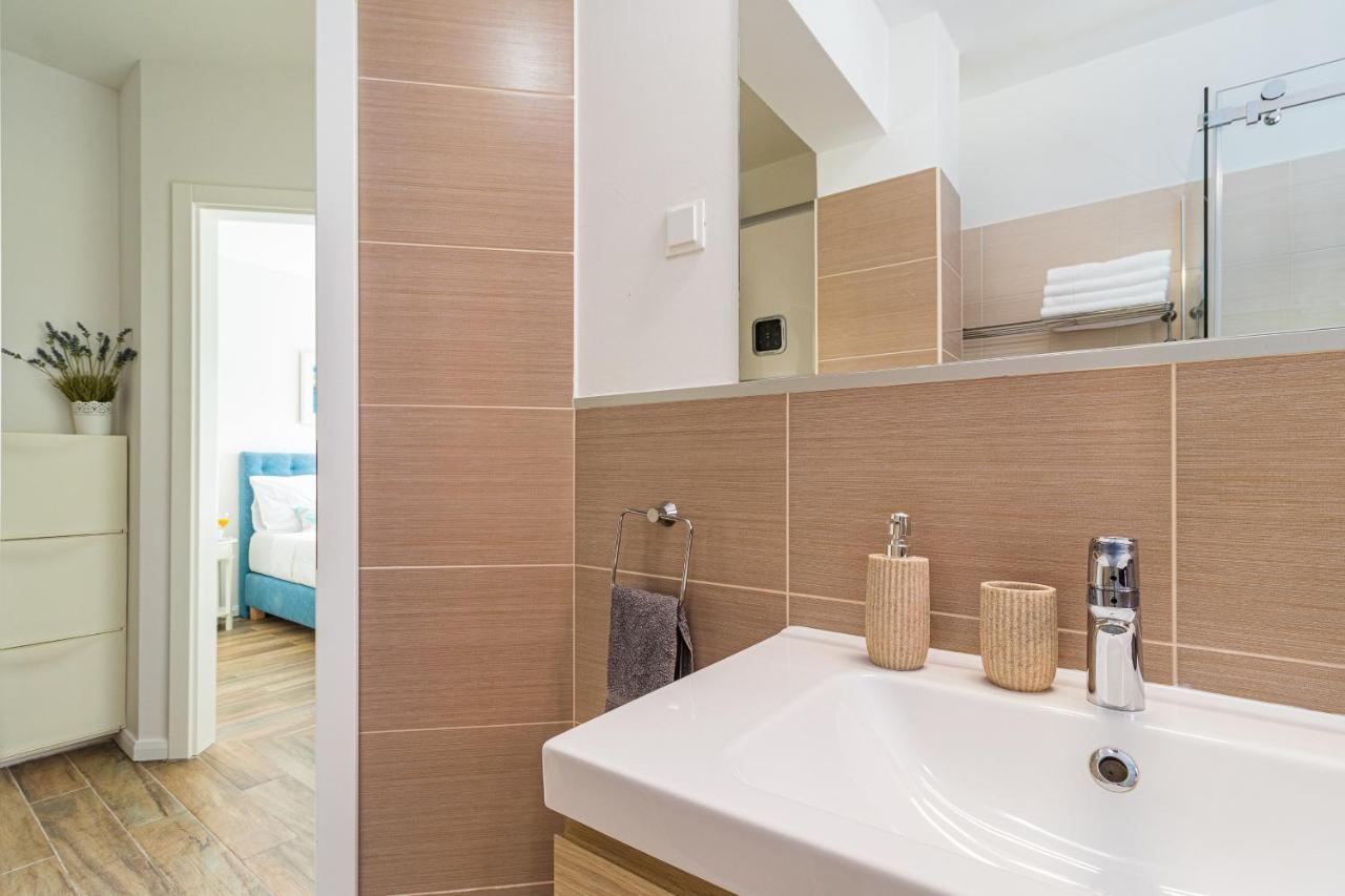 Lovely Istrian Apartment With A Private Swimming Pool And A Charming Garden บานโจเล ภายนอก รูปภาพ