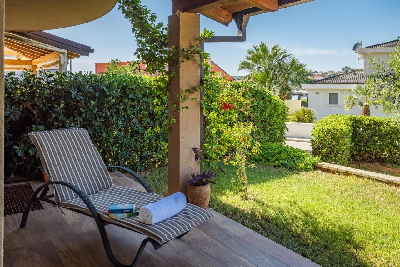 Lovely Istrian Apartment With A Private Swimming Pool And A Charming Garden บานโจเล ภายนอก รูปภาพ