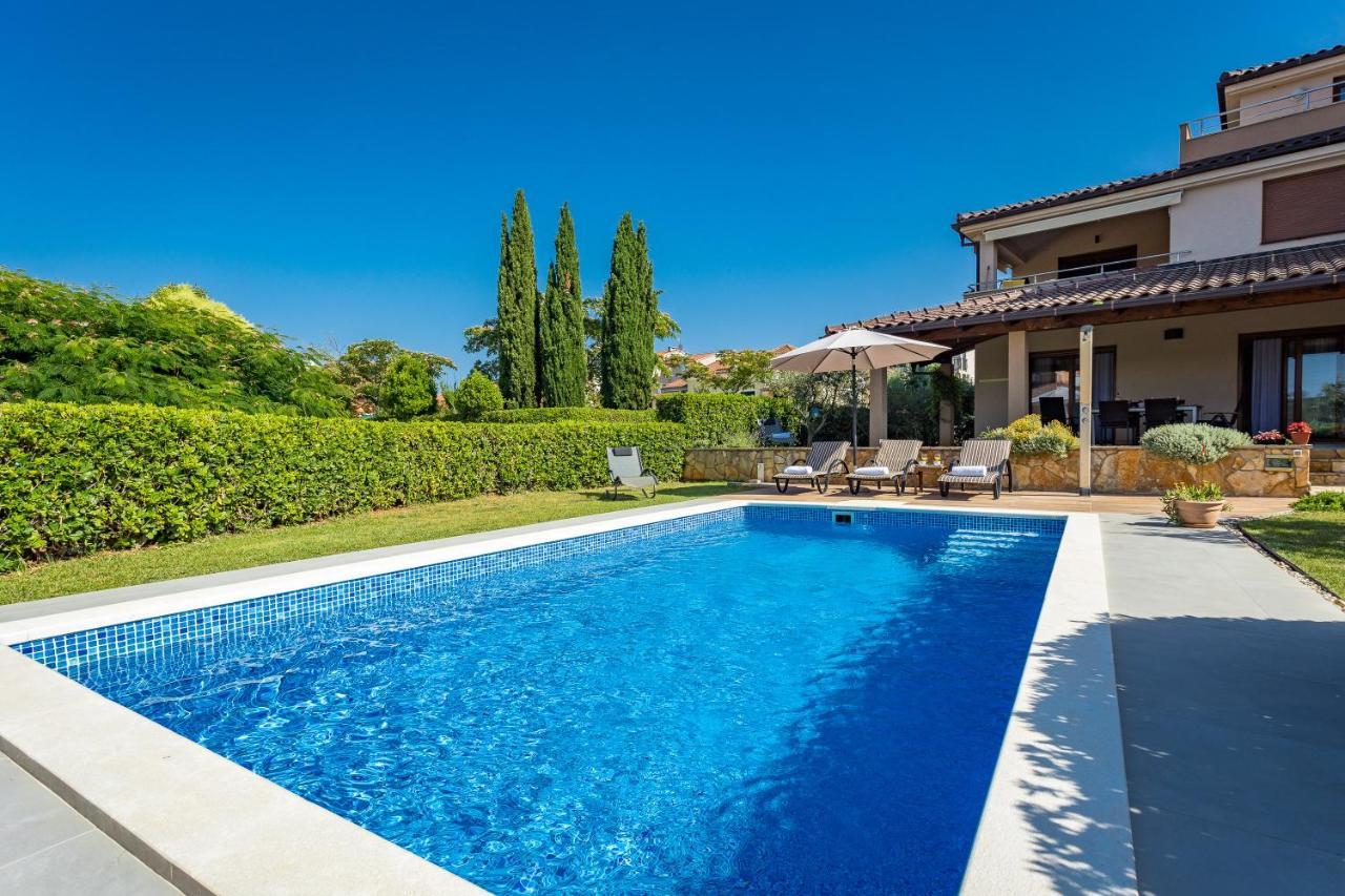 Lovely Istrian Apartment With A Private Swimming Pool And A Charming Garden บานโจเล ภายนอก รูปภาพ